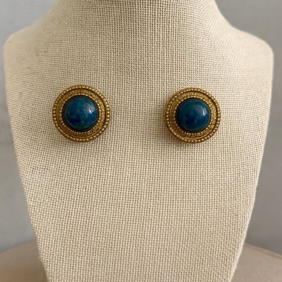 Vintage Clip on Earrings Round Gold Tone with Blue Stone - Picture 2 of 7